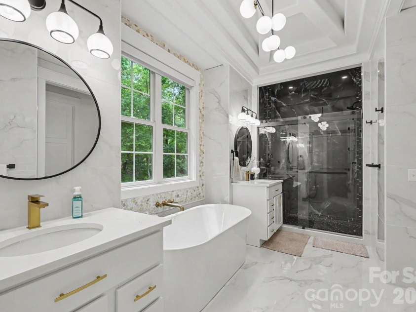 209 Glenview Drive, Salisbury, NC 28147.  MLS# CAR4380907, YatesRealty ID 23012. 