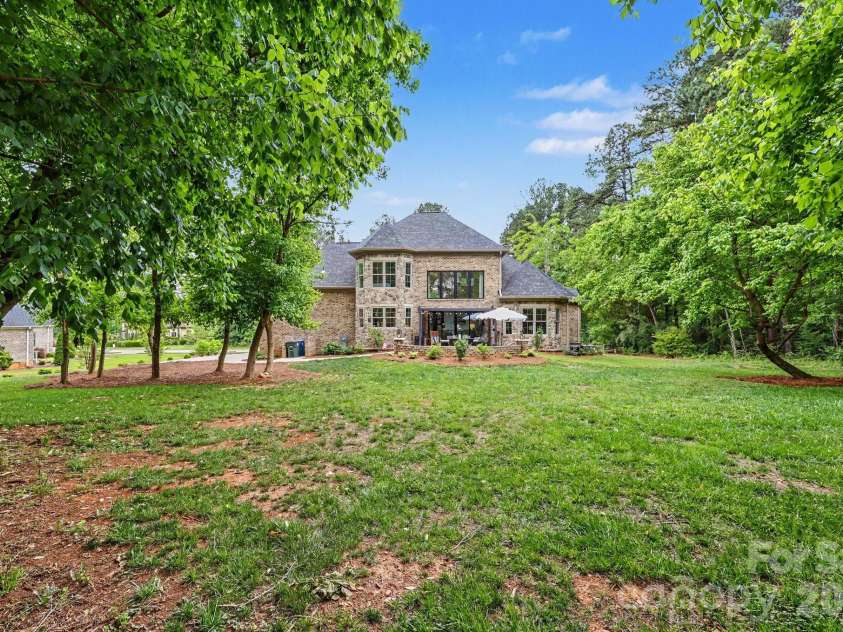 209 Glenview Drive, Salisbury, NC 28147.  MLS# CAR4380907, YatesRealty ID 23012. 
