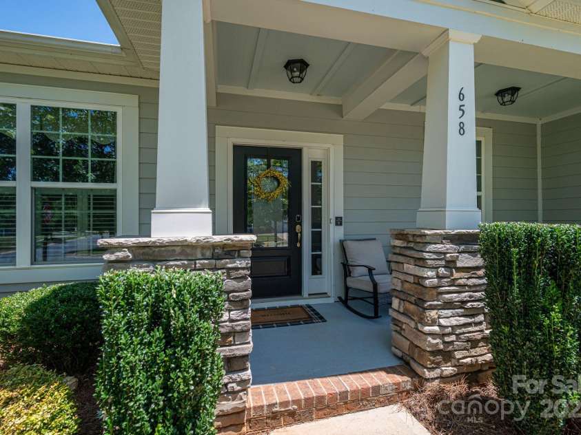 658 Gardenbrook Trail, Belmont, NC 28012.  MLS# CAR4273512, YatesRealty ID 23013. 