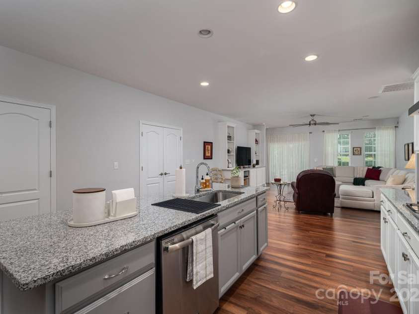 658 Gardenbrook Trail, Belmont, NC 28012.  MLS# CAR4273512, YatesRealty ID 23013. 