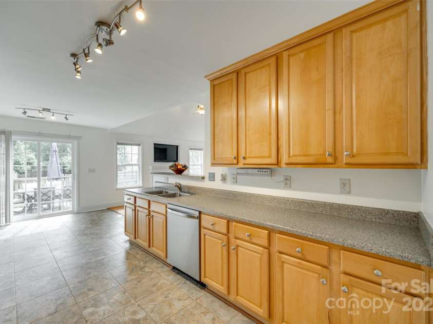 1835 Montague Road, Clover, SC 29710.  MLS# CAR4252009, YatesRealty ID 23014. Spacious Kitchen