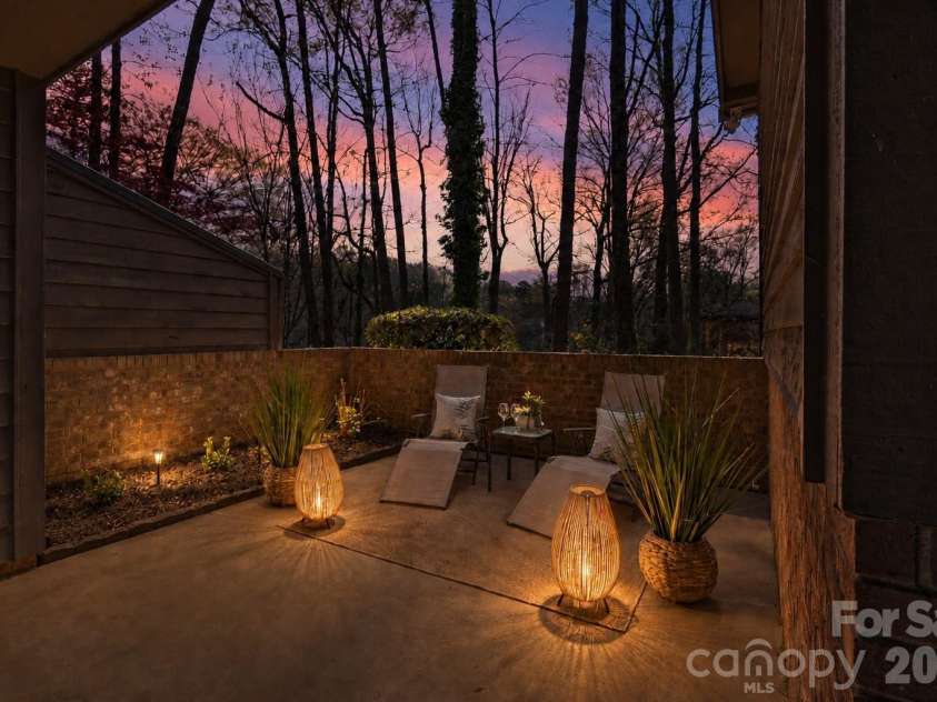 3505 Colony Crossing Drive, Charlotte, NC 28210.  MLS# CAR4361709, YatesRealty ID 23014. 