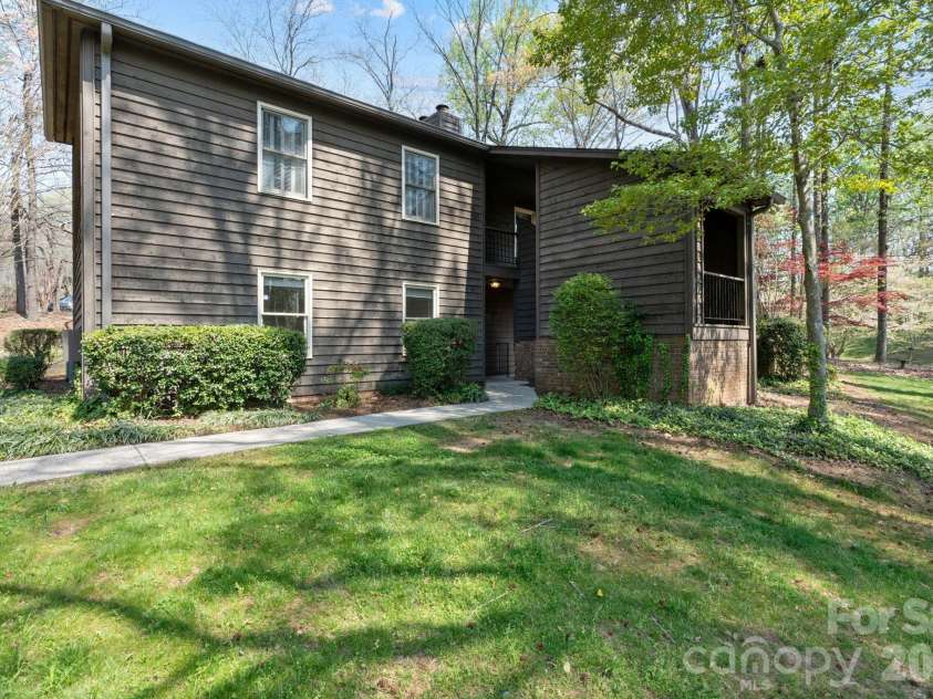 3505 Colony Crossing Drive, Charlotte, NC 28210.  MLS# CAR4361709, YatesRealty ID 23014. BUILDING