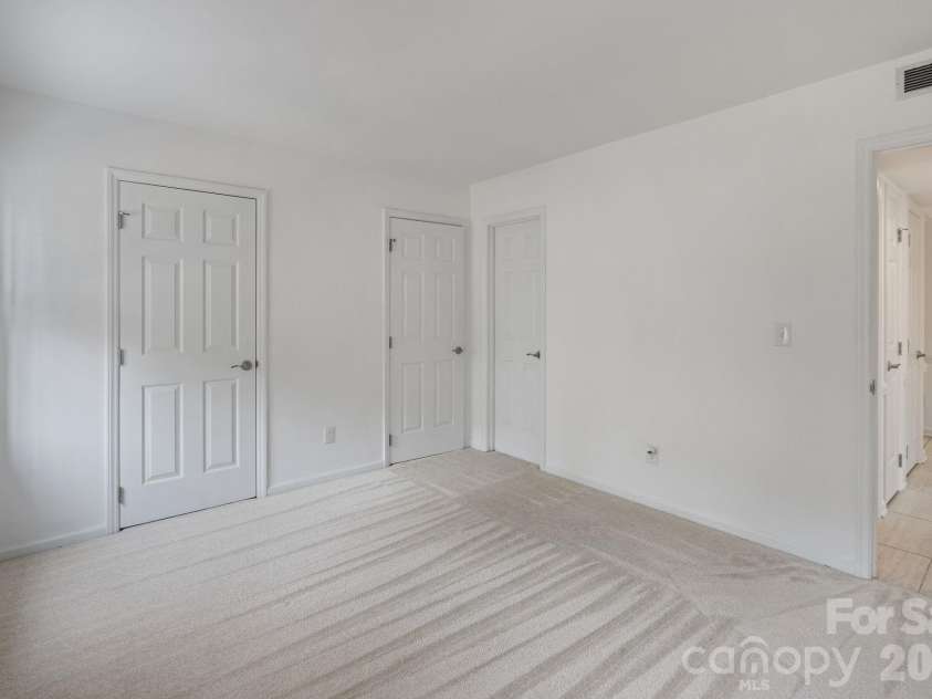 3505 Colony Crossing Drive, Charlotte, NC 28210.  MLS# CAR4361709, YatesRealty ID 23014. SECOND BEDROOM
