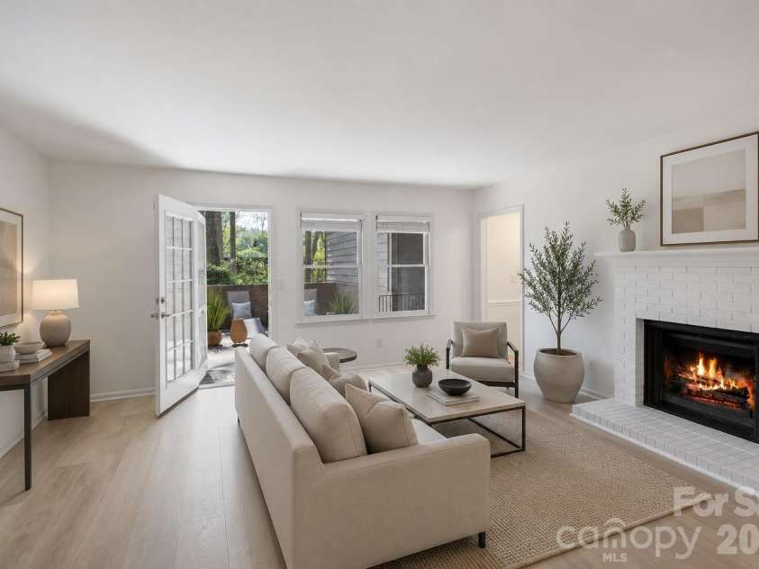 3505 Colony Crossing Drive, Charlotte, NC 28210.  MLS# CAR4361709, YatesRealty ID 23014. VIRTUAL STAGE