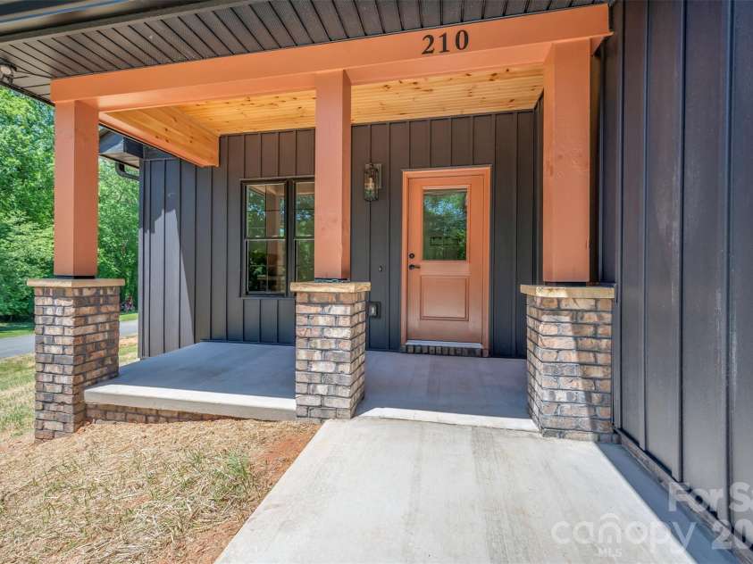 210 Westwood Drive, Forest City, NC 28043.  MLS# CAR4381670, YatesRealty ID 23015. Front Porch