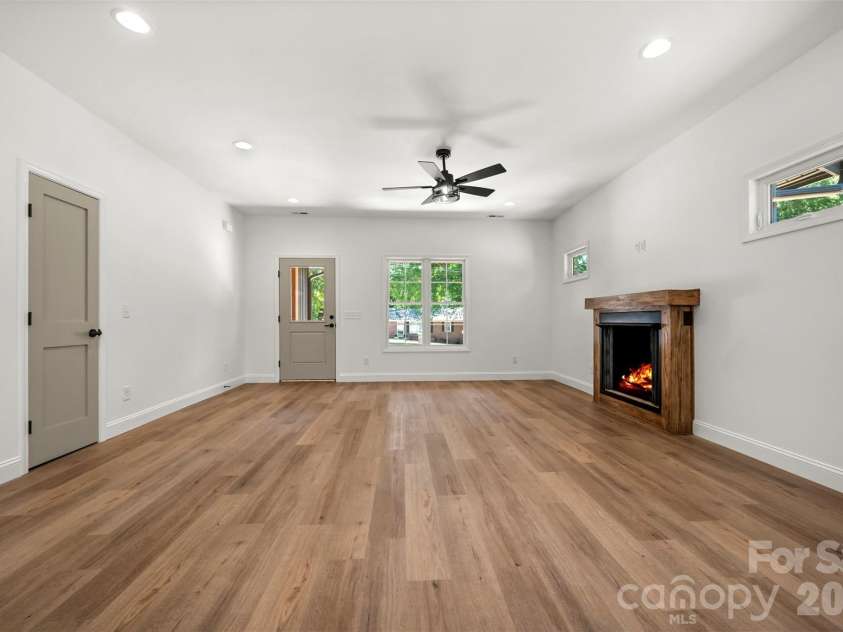 210 Westwood Drive, Forest City, NC 28043.  MLS# CAR4381670, YatesRealty ID 23015. Great Room
