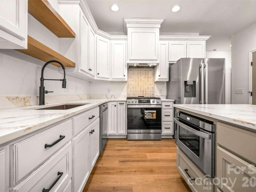 210 Westwood Drive, Forest City, NC 28043.  MLS# CAR4381670, YatesRealty ID 23015. Kitchen