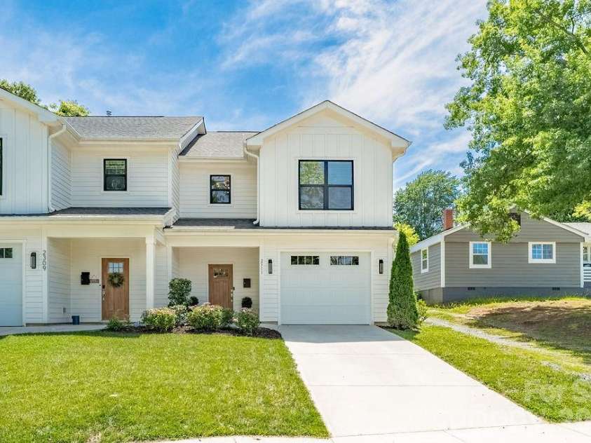 2311 Marlowe Avenue, Charlotte, NC 28208.  MLS# CAR4382270, YatesRealty ID 23016. 