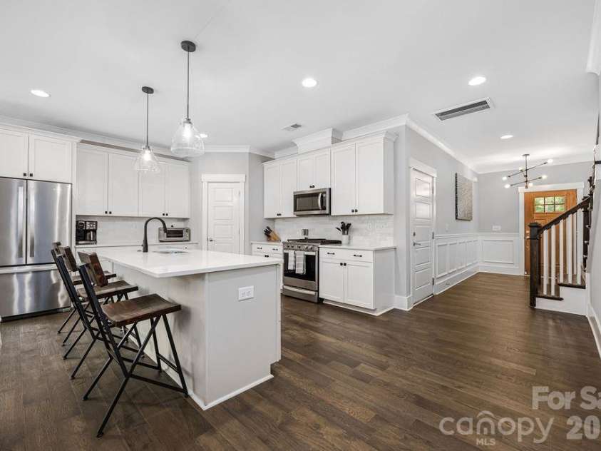 2311 Marlowe Avenue, Charlotte, NC 28208.  MLS# CAR4382270, YatesRealty ID 23016. 