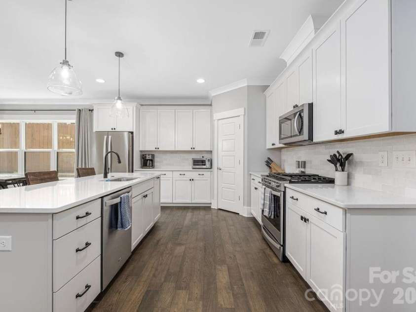 2311 Marlowe Avenue, Charlotte, NC 28208.  MLS# CAR4382270, YatesRealty ID 23016. 