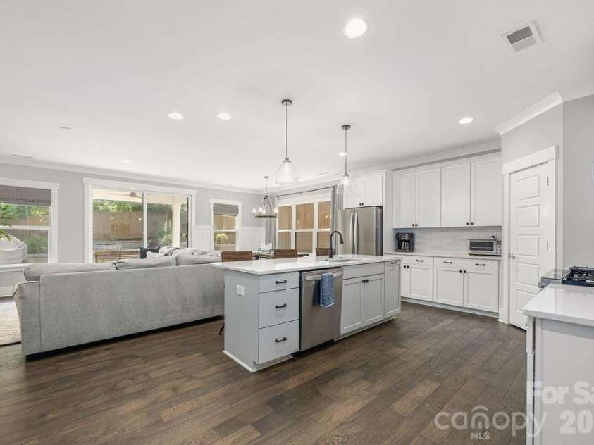 2311 Marlowe Avenue, Charlotte, NC 28208.  MLS# CAR4382270, YatesRealty ID 23016. 