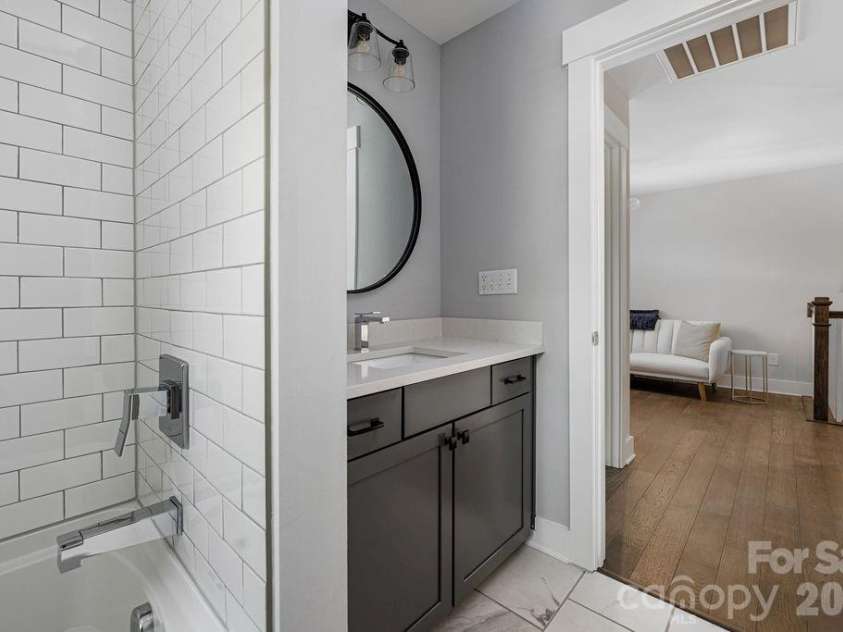 2311 Marlowe Avenue, Charlotte, NC 28208.  MLS# CAR4382270, YatesRealty ID 23016. 