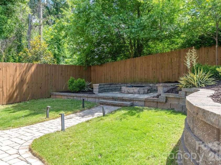 2311 Marlowe Avenue, Charlotte, NC 28208.  MLS# CAR4382270, YatesRealty ID 23016. 