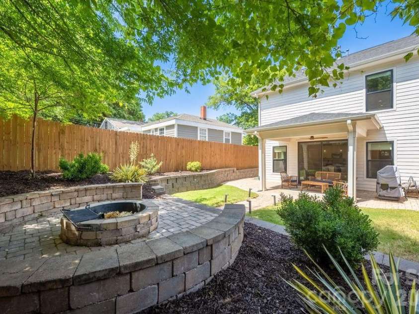 2311 Marlowe Avenue, Charlotte, NC 28208.  MLS# CAR4382270, YatesRealty ID 23016. 