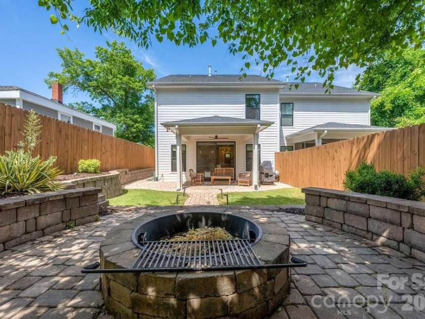 2311 Marlowe Avenue, Charlotte, NC 28208.  MLS# CAR4382270, YatesRealty ID 23016. 