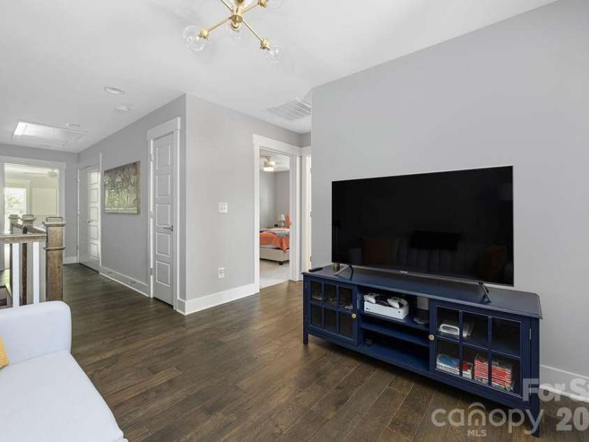 2311 Marlowe Avenue, Charlotte, NC 28208.  MLS# CAR4382270, YatesRealty ID 23016. Upstairs loft