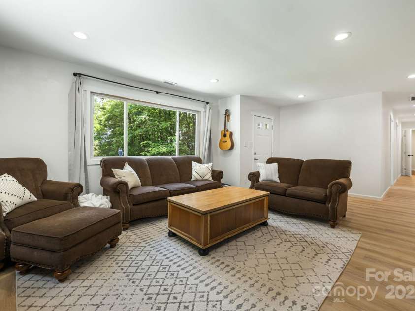 487 Duncan Creek Road, Fletcher, NC 28732.  MLS# CAR4269119, YatesRealty ID 23016. 