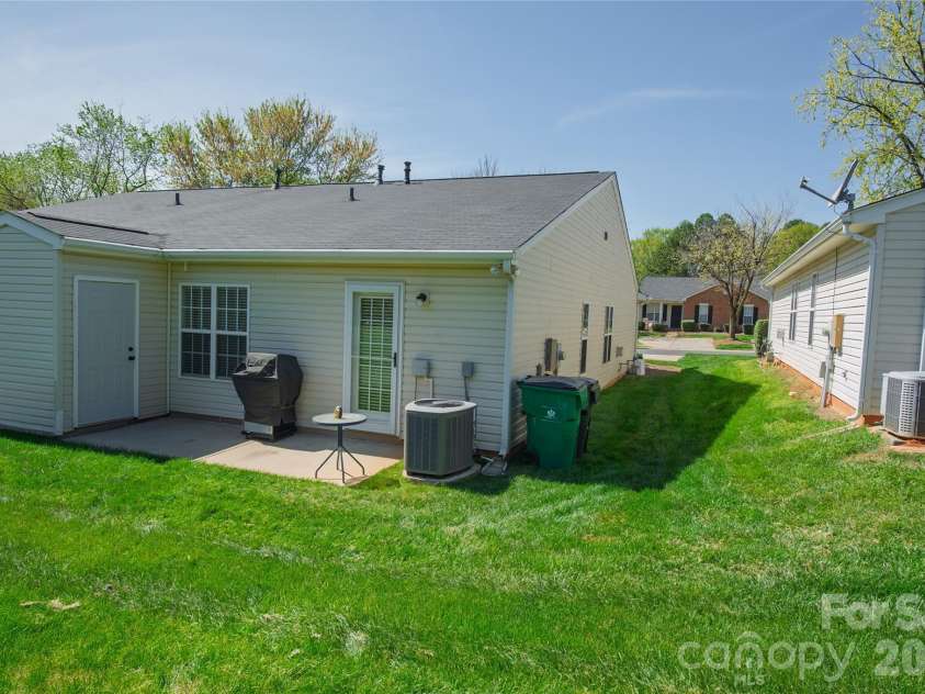 5320 Harris Cove Drive, Charlotte, NC 28269.  MLS# CAR4355819, YatesRealty ID 23017. 