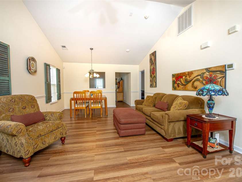 5320 Harris Cove Drive, Charlotte, NC 28269.  MLS# CAR4355819, YatesRealty ID 23017. 