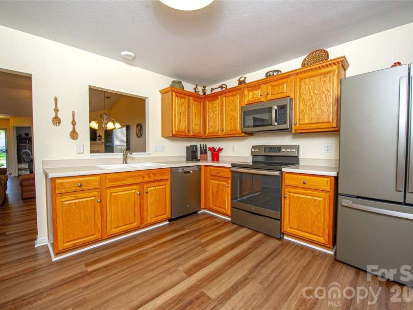 5320 Harris Cove Drive, Charlotte, NC 28269.  MLS# CAR4355819, YatesRealty ID 23017. 