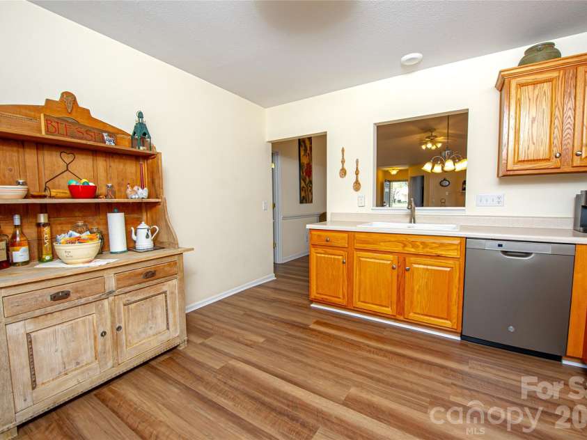 5320 Harris Cove Drive, Charlotte, NC 28269.  MLS# CAR4355819, YatesRealty ID 23017. 