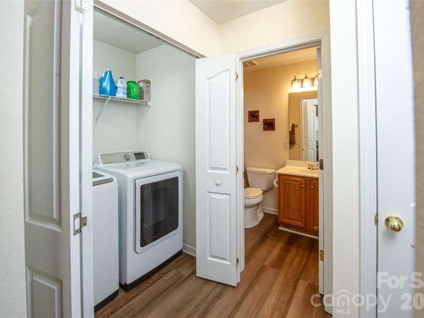 5320 Harris Cove Drive, Charlotte, NC 28269.  MLS# CAR4355819, YatesRealty ID 23017. 