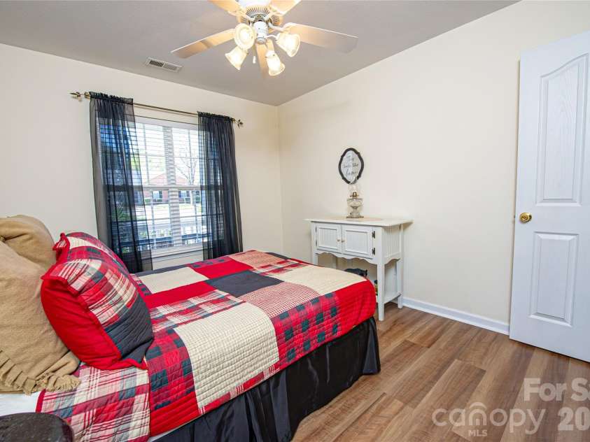 5320 Harris Cove Drive, Charlotte, NC 28269.  MLS# CAR4355819, YatesRealty ID 23017. 