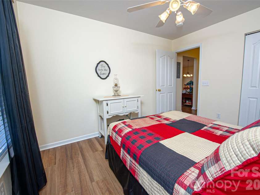 5320 Harris Cove Drive, Charlotte, NC 28269.  MLS# CAR4355819, YatesRealty ID 23017. 
