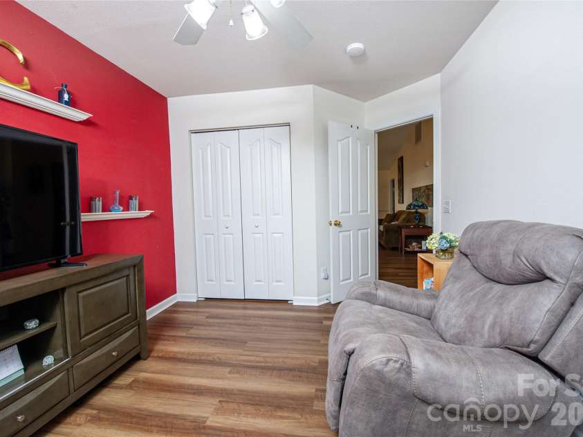5320 Harris Cove Drive, Charlotte, NC 28269.  MLS# CAR4355819, YatesRealty ID 23017. 