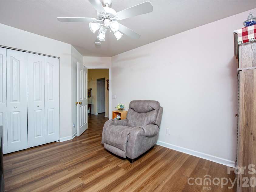 5320 Harris Cove Drive, Charlotte, NC 28269.  MLS# CAR4355819, YatesRealty ID 23017. 