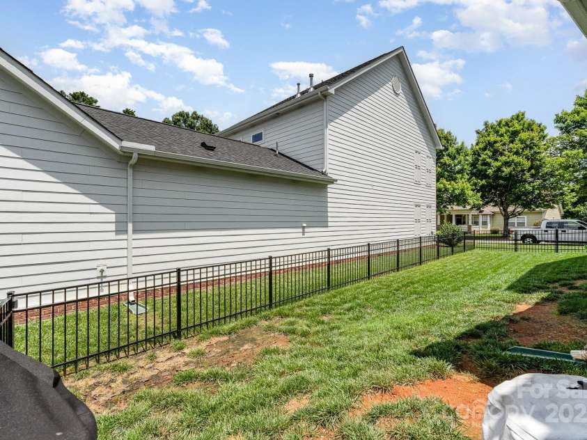 6029 Phyliss Lane, Mint Hill, NC 28227.  MLS# CAR4270739, YatesRealty ID 23017. 