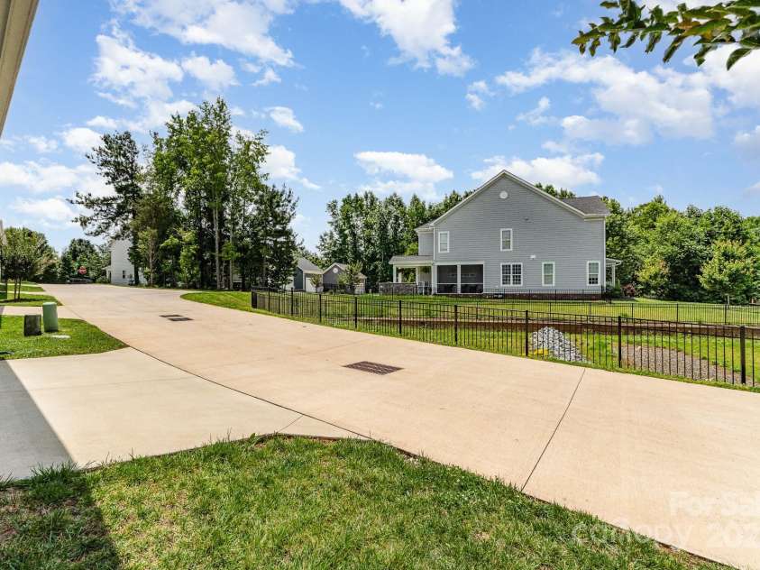 6029 Phyliss Lane, Mint Hill, NC 28227.  MLS# CAR4270739, YatesRealty ID 23017. 