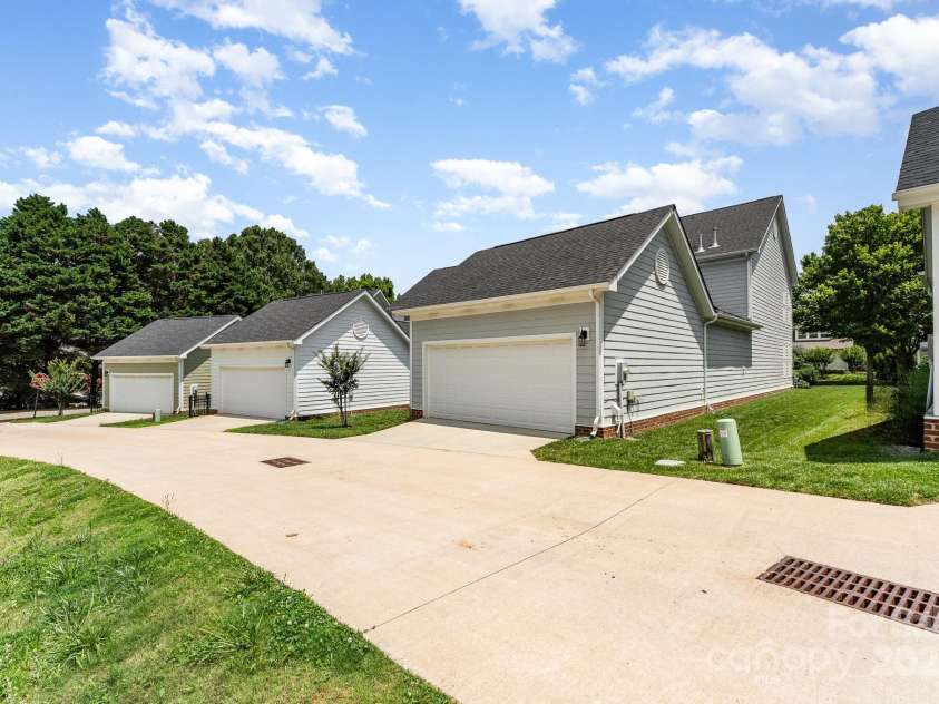 6029 Phyliss Lane, Mint Hill, NC 28227.  MLS# CAR4270739, YatesRealty ID 23017. 