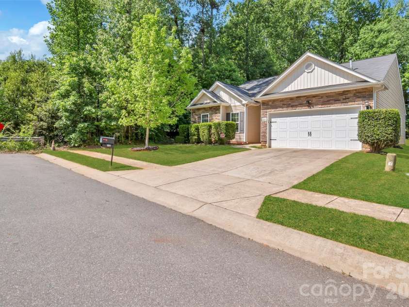 1314 Doby Springs Drive, Charlotte, NC 28262.  MLS# CAR4376833, YatesRealty ID 23019. 