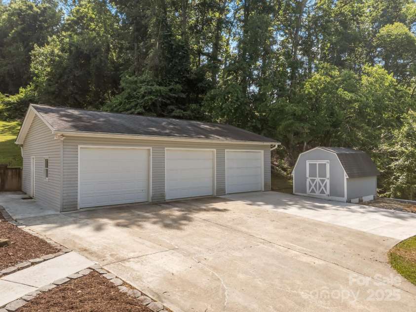 449 Concord Road, Fletcher, NC 28732.  MLS# CAR4266899, YatesRealty ID 23019. 