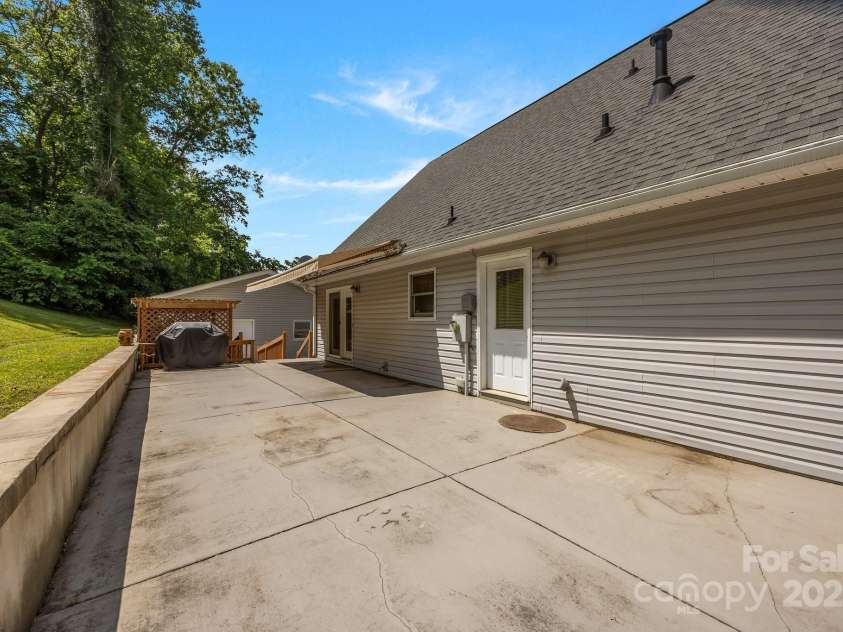 449 Concord Road, Fletcher, NC 28732.  MLS# CAR4266899, YatesRealty ID 23019. 