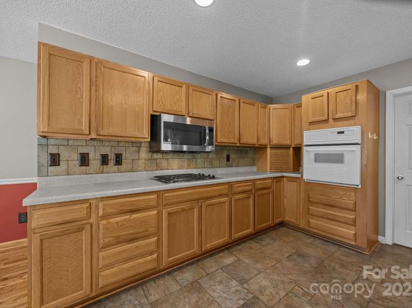 449 Concord Road, Fletcher, NC 28732.  MLS# CAR4266899, YatesRealty ID 23019. 