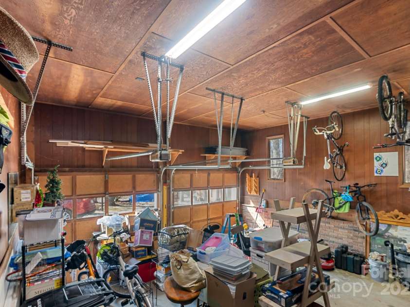 3406 Red Fox Trail, Weddington, NC 28104.  MLS# CAR4214440, YatesRealty ID 2302. Large 2-car Garage