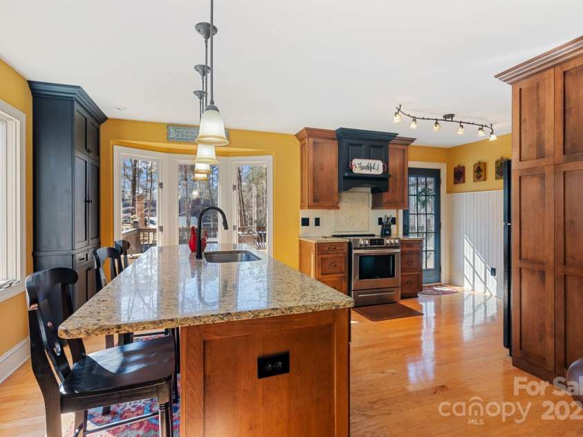 3406 Red Fox Trail, Weddington, NC 28104.  MLS# CAR4214440, YatesRealty ID 2302. Large, Bright Updated Kitchen with Hardwoods