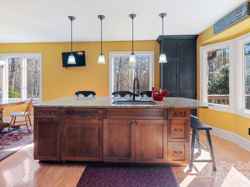 3406 Red Fox Trail, Weddington, NC 28104.  MLS# CAR4214440, YatesRealty ID 2302. Large Island with Breakfast Bar and Bay Window