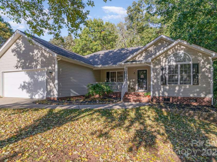 605 Beavers Cove Lane, Concord, NC 28027.  MLS# CAR4314369, YatesRealty ID 2302. 