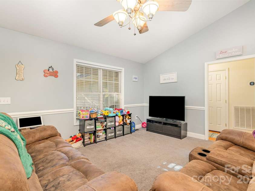 605 Beavers Cove Lane, Concord, NC 28027.  MLS# CAR4314369, YatesRealty ID 2302. 