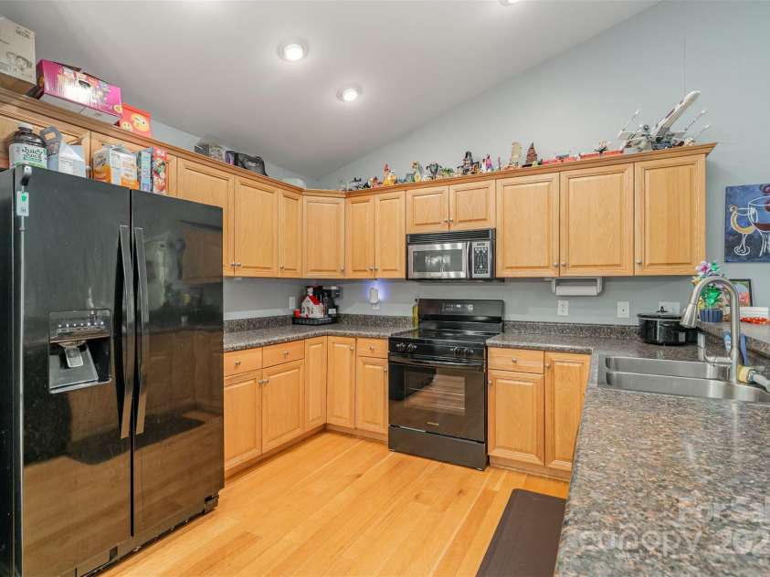 605 Beavers Cove Lane, Concord, NC 28027.  MLS# CAR4314369, YatesRealty ID 2302. 