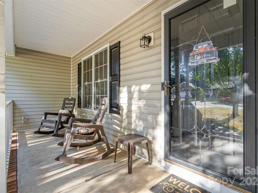 605 Beavers Cove Lane, Concord, NC 28027.  MLS# CAR4314369, YatesRealty ID 2302. 