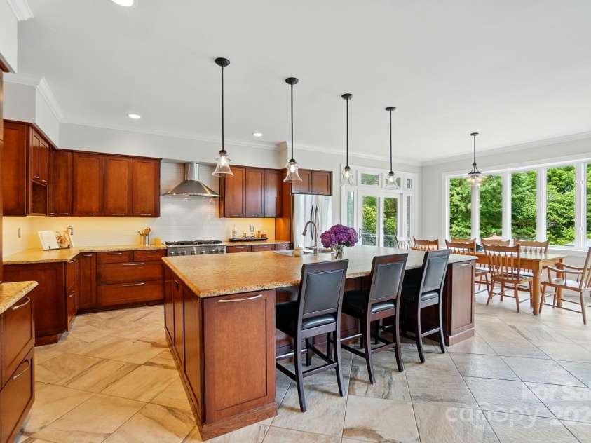 1042 Heather Glen Drive, Matthews, NC 28104.  MLS# CAR4270190, YatesRealty ID 23020. 