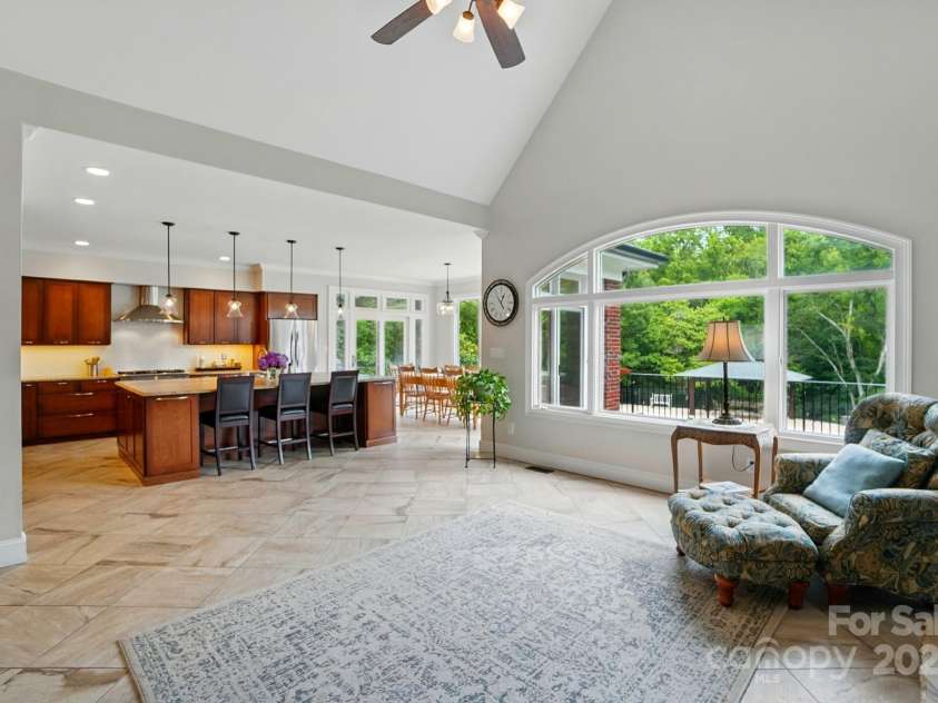 1042 Heather Glen Drive, Matthews, NC 28104.  MLS# CAR4270190, YatesRealty ID 23020. 