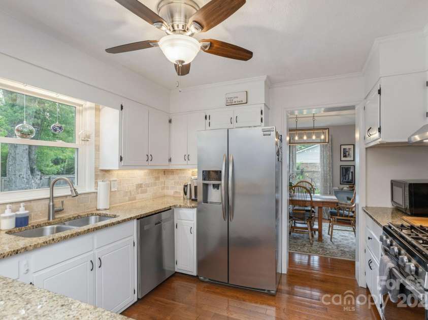 112 Underhill Road, Hendersonville, NC 28792.  MLS# CAR4274502, YatesRealty ID 23022. 