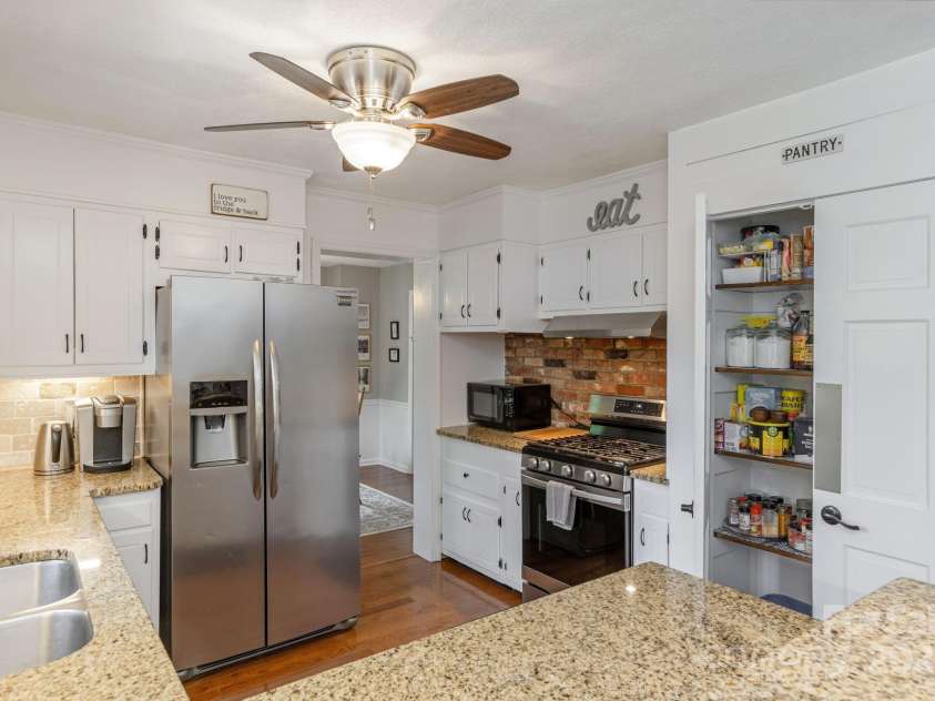 112 Underhill Road, Hendersonville, NC 28792.  MLS# CAR4274502, YatesRealty ID 23022. 