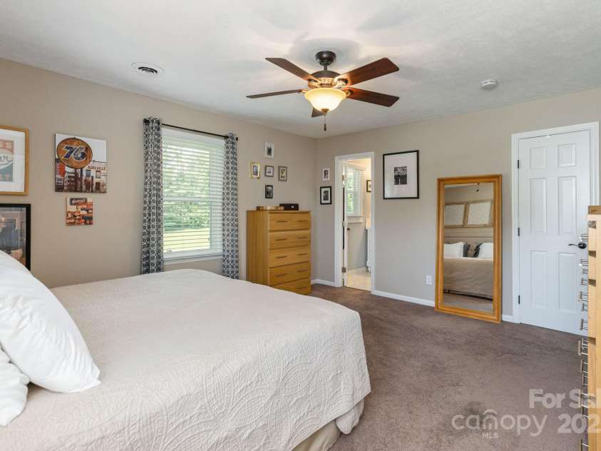 112 Underhill Road, Hendersonville, NC 28792.  MLS# CAR4274502, YatesRealty ID 23022. 
